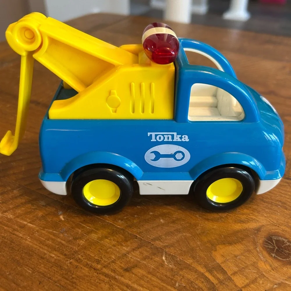 Tonka tow truck